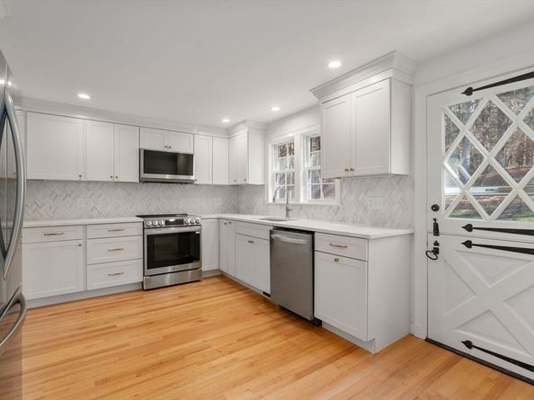 262 Cochituate Rd, Wayland MA 01778