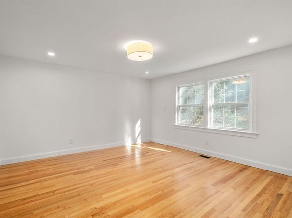 262 Cochituate Rd, Wayland MA 01778