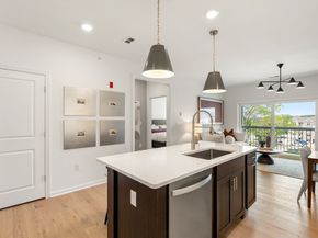 320 Martins Landing Way 403, North Reading MA 01864