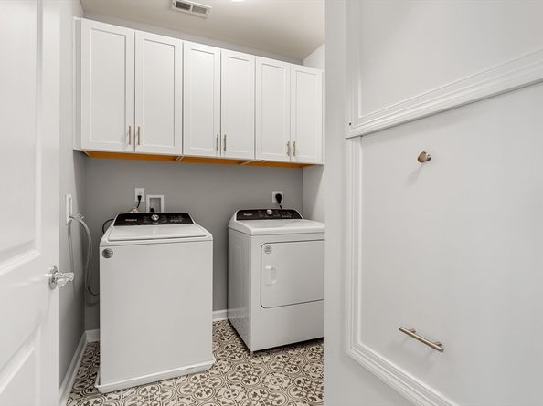 320 Martins Landing Way 403, North Reading MA 01864