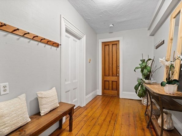 15 Concord Sq A, Boston MA 02118