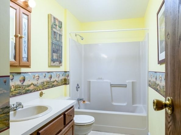 177 Chapman Pl 177, Leominster MA 01453