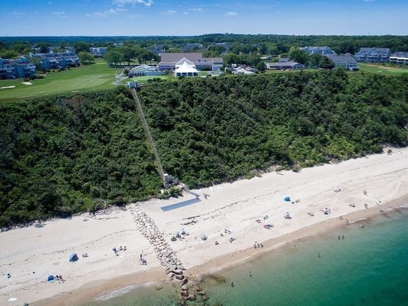 92 Cliffside Dr hole 2, Plymouth MA 02360