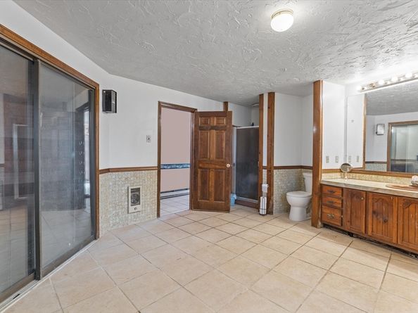 186 Eight Lots Rd, Sutton MA 01590