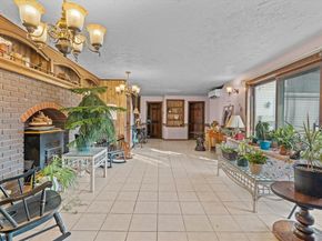 186 Eight Lots Rd, Sutton MA 01590