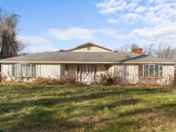 186 Eight Lots Rd, Sutton MA 01590