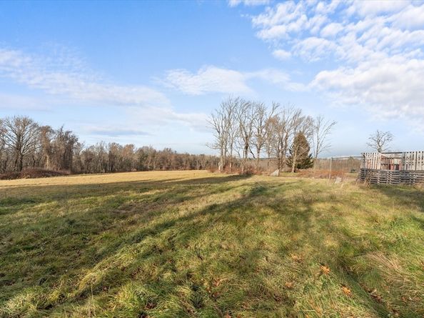 186 Eight Lots Rd, Sutton MA 01590