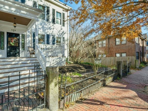 149a Bishop Allen Drive A, Cambridge MA 02139