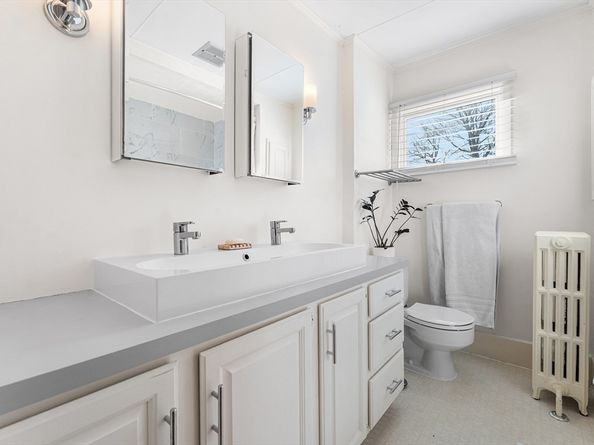 29 Cottage St, Wellesley MA 02482