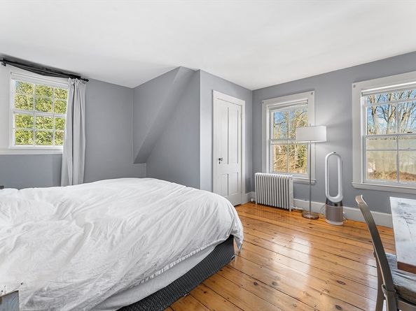 29 Cottage St, Wellesley MA 02482