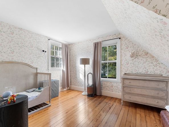 29 Cottage St, Wellesley MA 02482