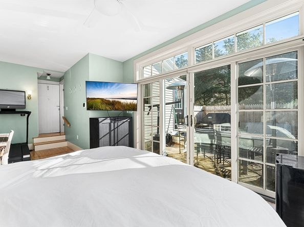 29 Cottage St, Wellesley MA 02482