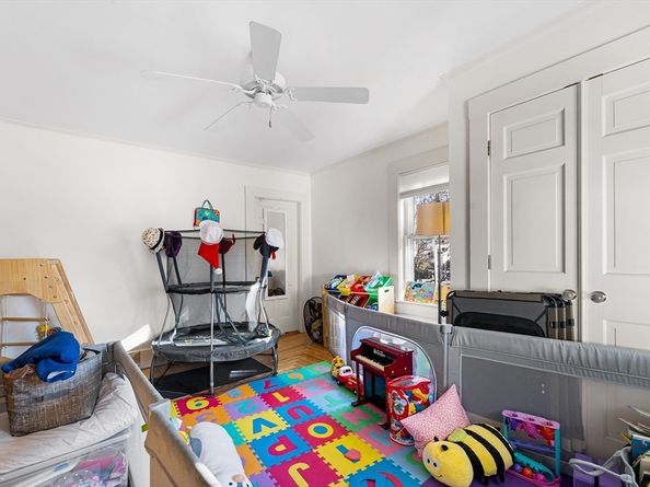 29 Cottage St, Wellesley MA 02482