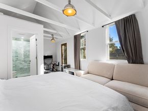 29 Cottage St, Wellesley MA 02482