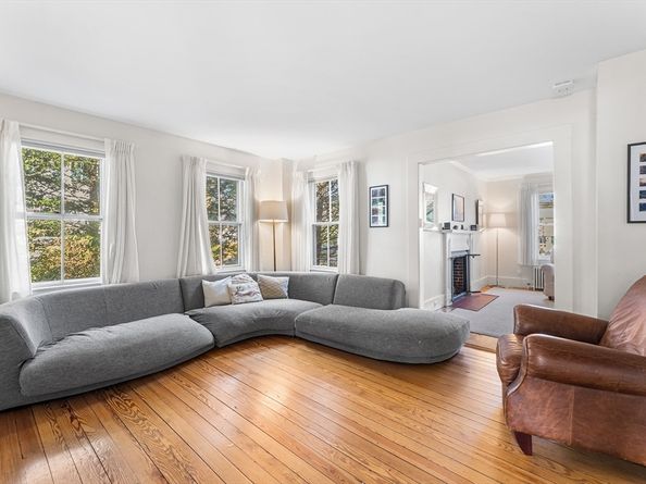 29 Cottage St, Wellesley MA 02482