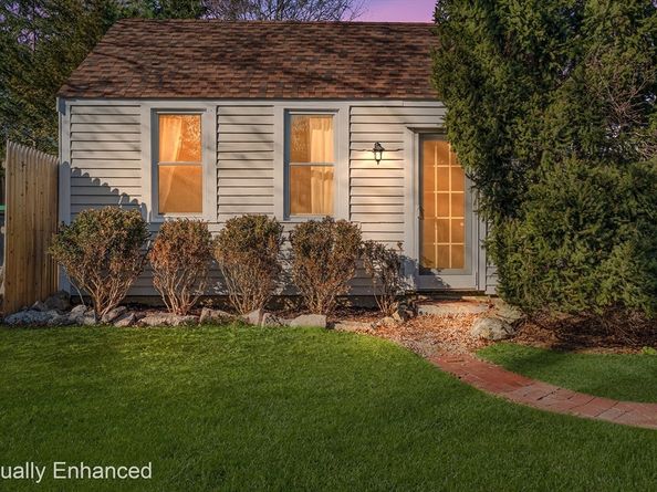 29 Cottage St, Wellesley MA 02482