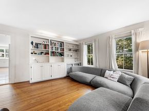 29 Cottage St, Wellesley MA 02482