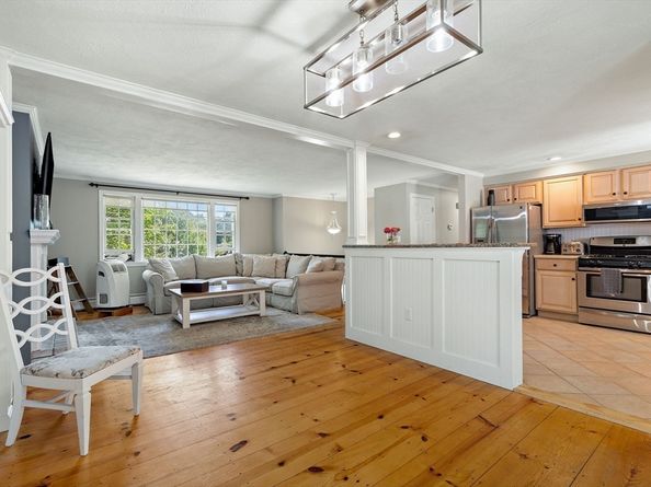 12 Patti Ln, Maynard MA 01754