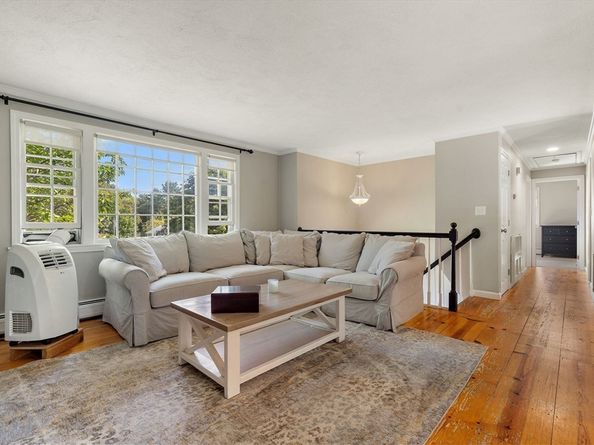 12 Patti Ln, Maynard MA 01754