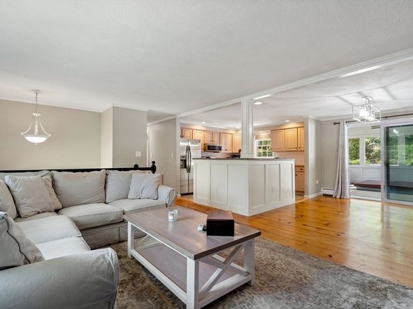 12 Patti Ln, Maynard MA 01754