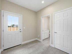 20 Willow St, Clinton MA 01510