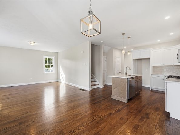 20 Willow St, Clinton MA 01510