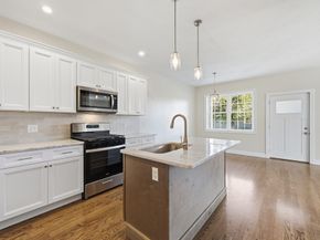 20 Willow St, Clinton MA 01510