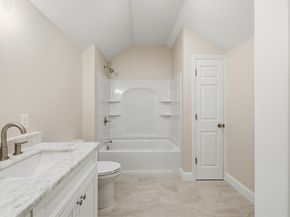 20 Willow St, Clinton MA 01510