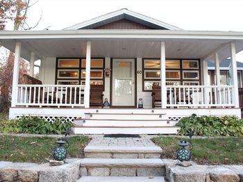 60 Shore Rd