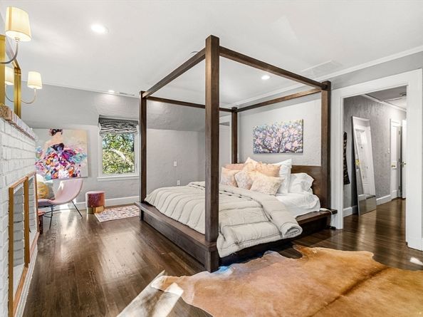 1125 W Roxbury Pkwy, Brookline MA 02467