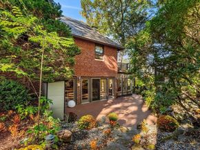 1125 W Roxbury Pkwy, Brookline MA 02467