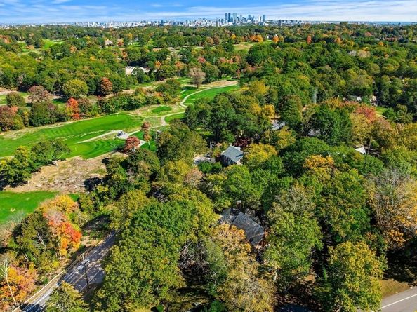 1125 W Roxbury Pkwy, Brookline MA 02467