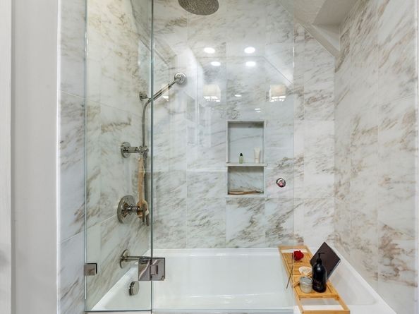1125 W Roxbury Pkwy, Brookline MA 02467