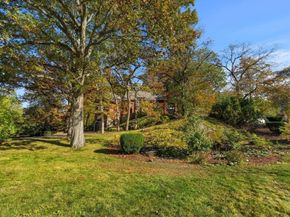 1125 W Roxbury Pkwy, Brookline MA 02467