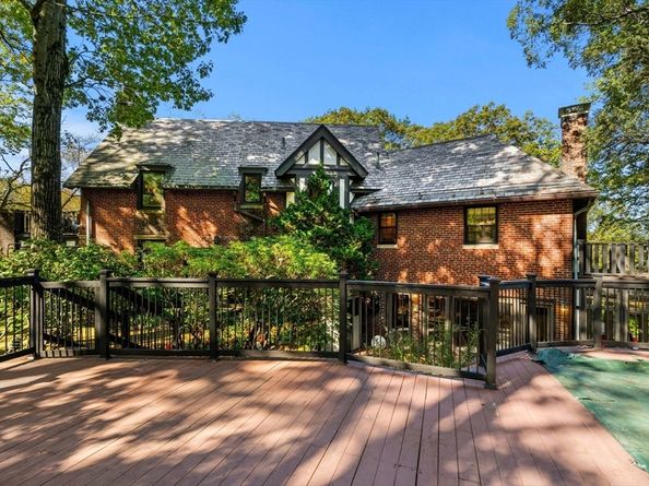 1125 W Roxbury Pkwy, Brookline MA 02467
