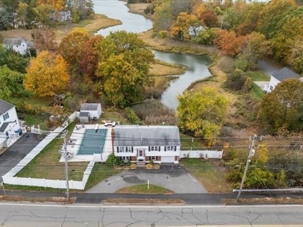 117 Elliott St, Danvers MA 01923