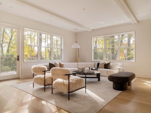 115 Windsor Rd, Newton MA 02468