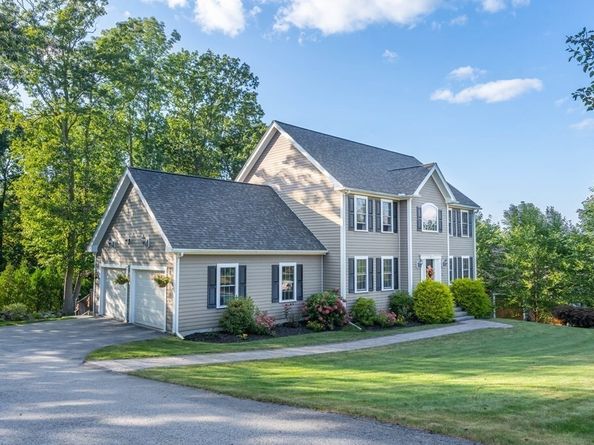 2 Camden Drive, Auburn MA 01501