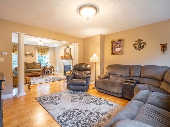 2 Camden Drive, Auburn MA 01501