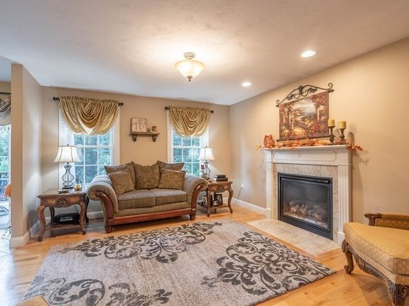 2 Camden Drive, Auburn MA 01501