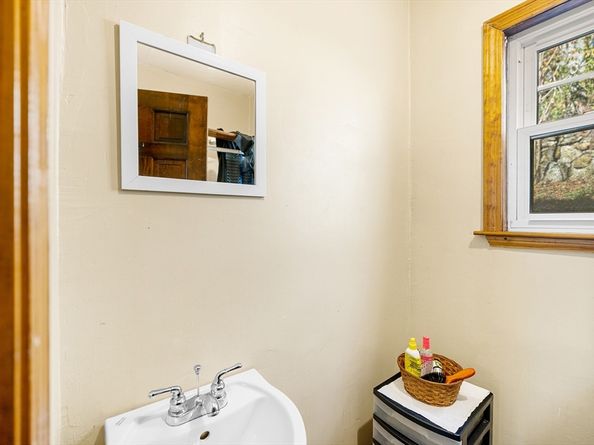 11 Linwood Rd, Lynn MA 01905