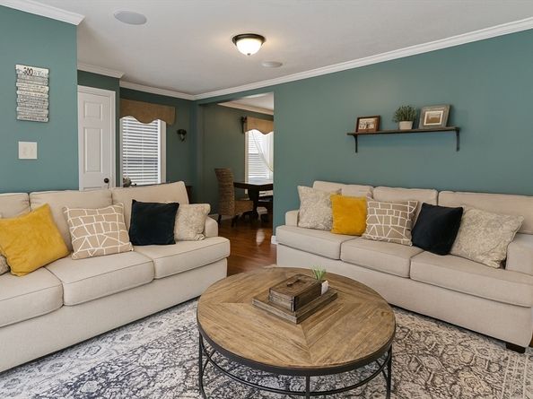 129 Lake St, Waltham MA 02451