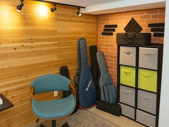 129 Lake St, Waltham MA 02451