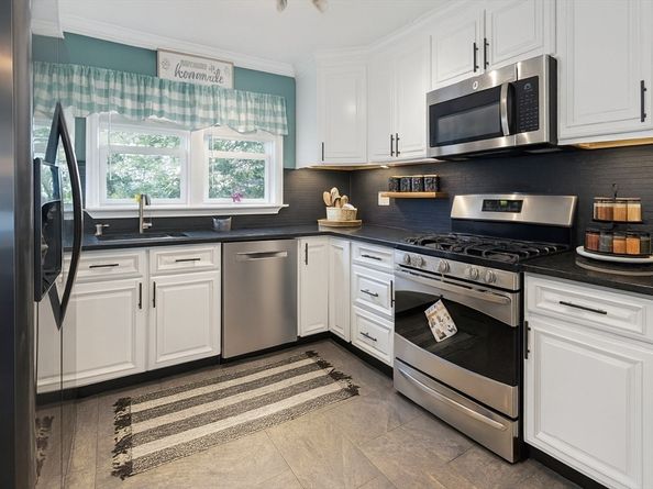 129 Lake St, Waltham MA 02451