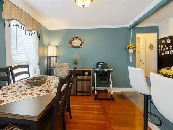 129 Lake St, Waltham MA 02451