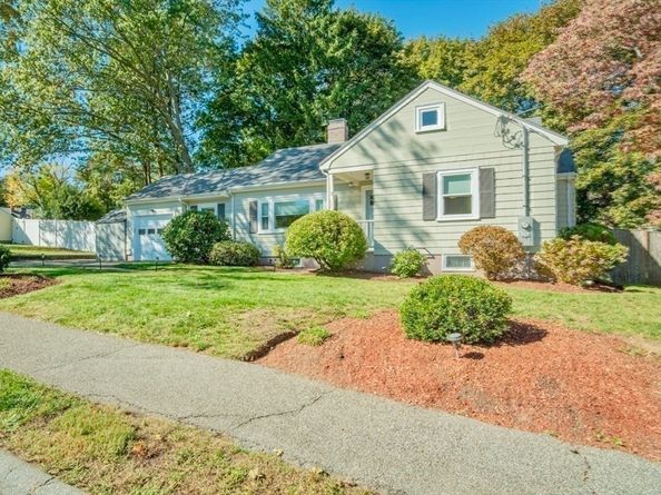 3 Elliot Rd, Lynnfield MA 01940
