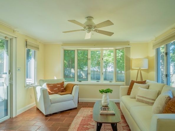 3 Elliot Rd, Lynnfield MA 01940