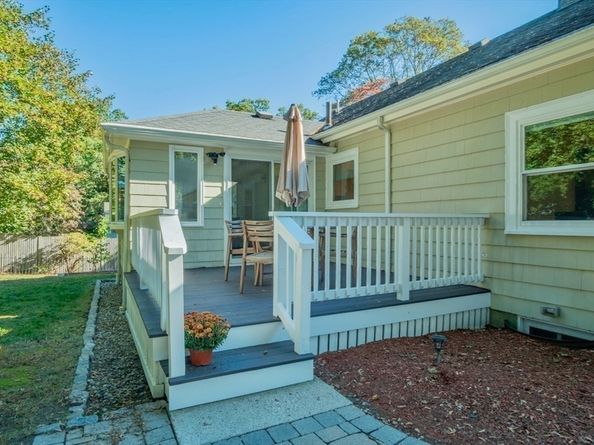 3 Elliot Rd, Lynnfield MA 01940