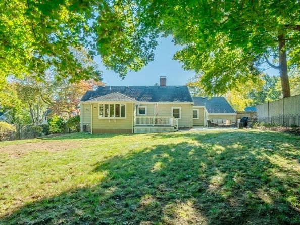 3 Elliot Rd, Lynnfield MA 01940