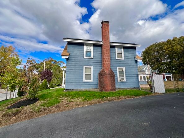 11 Oak St, Fitchburg MA 01420